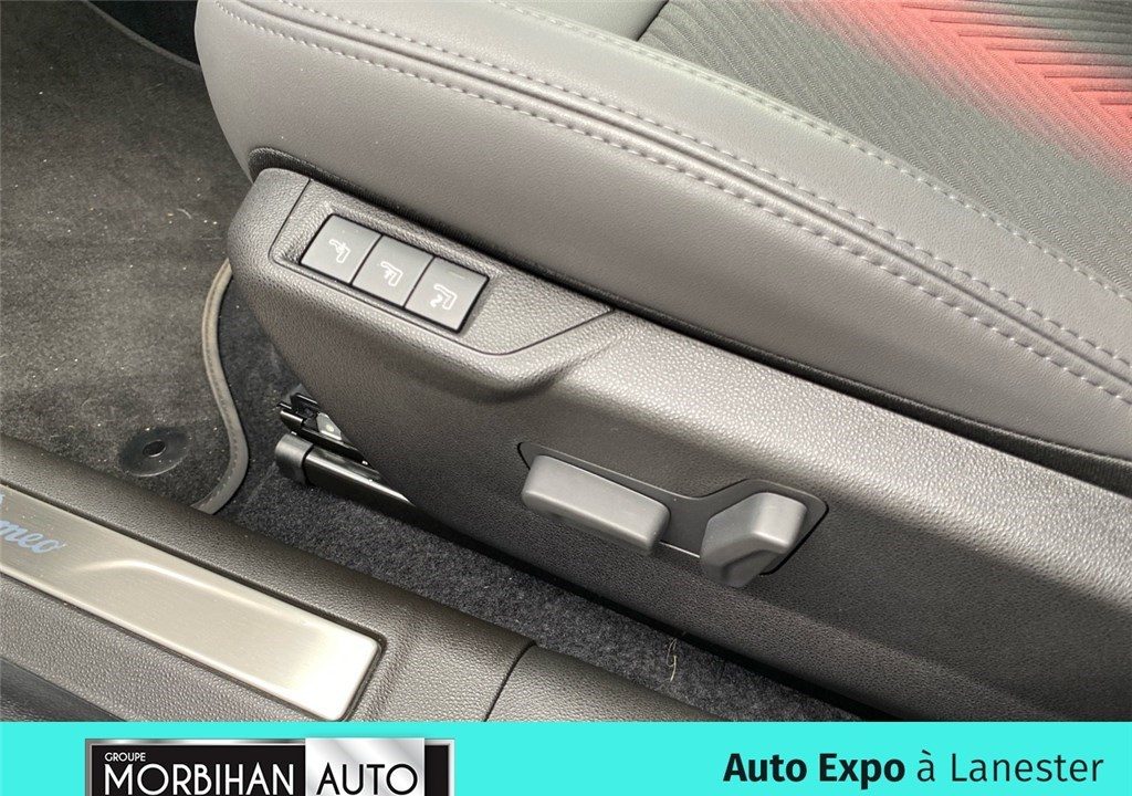 ALFA ROMEO JUNIOR 1.2 IBRIDA 136 CH EDCT6