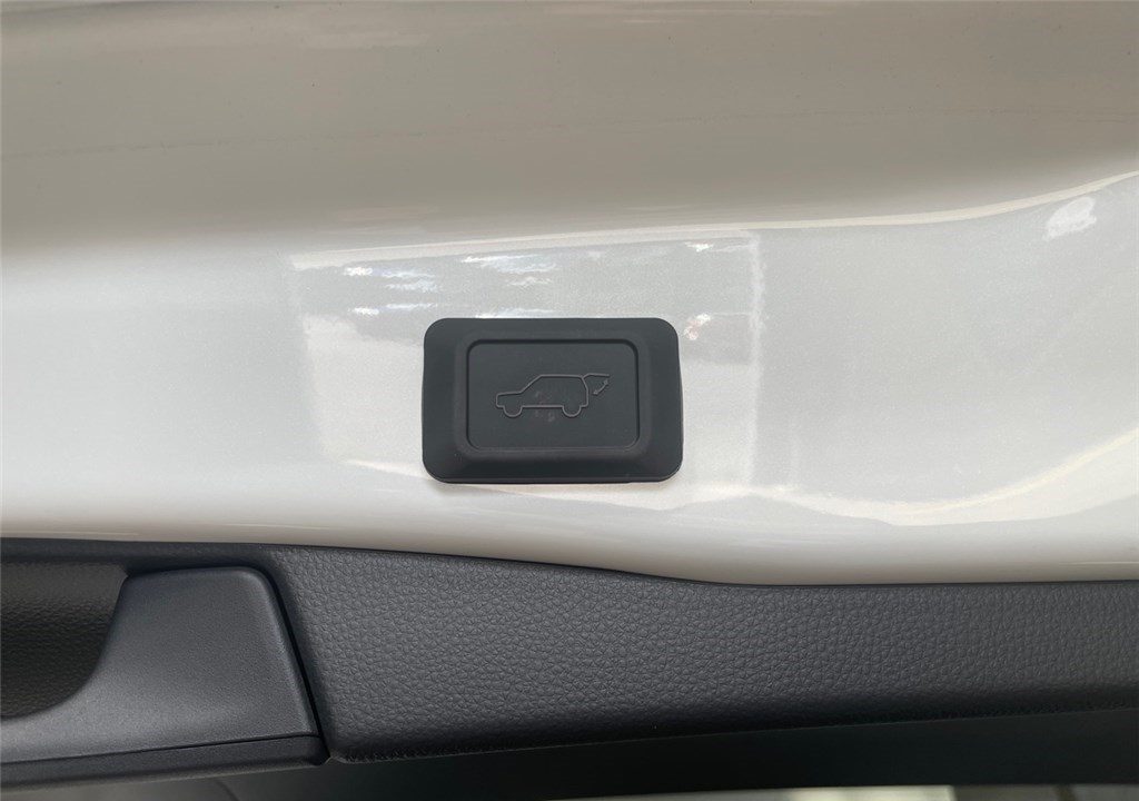 SUZUKI ACROSS 2.5 HYBRIDE RECHARGEABLE