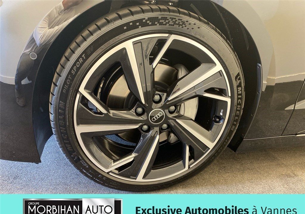 AUDI A6 E-TRON AVANT PERFORMANCE 367 CH 100 KWH