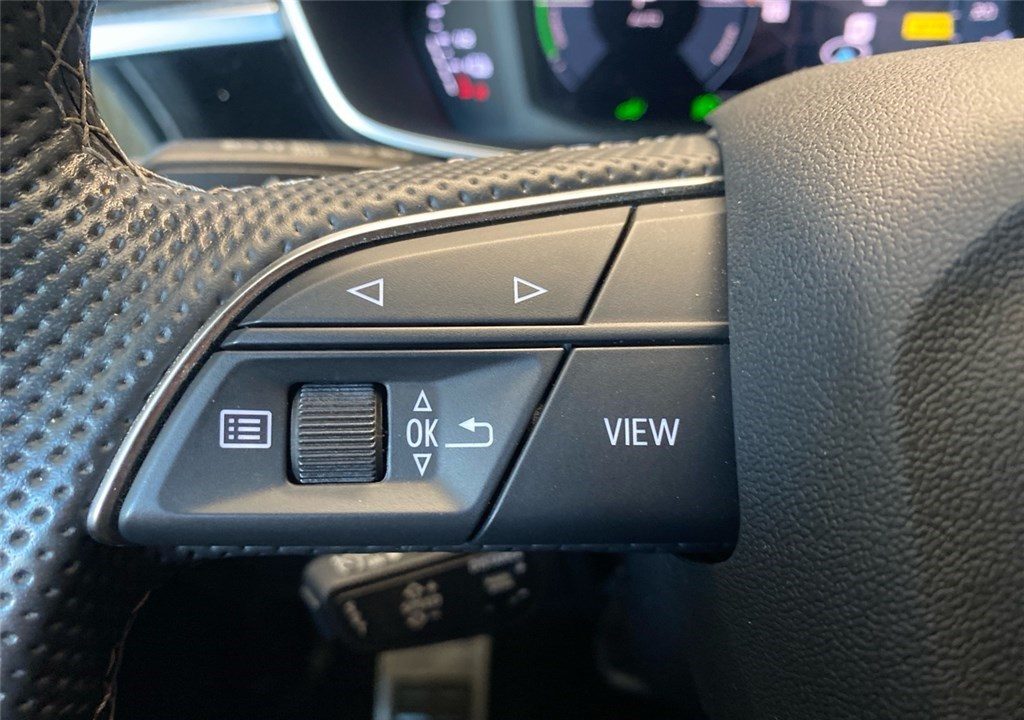 AUDI Q3 45 TFSIE 245 CH S TRONIC 6