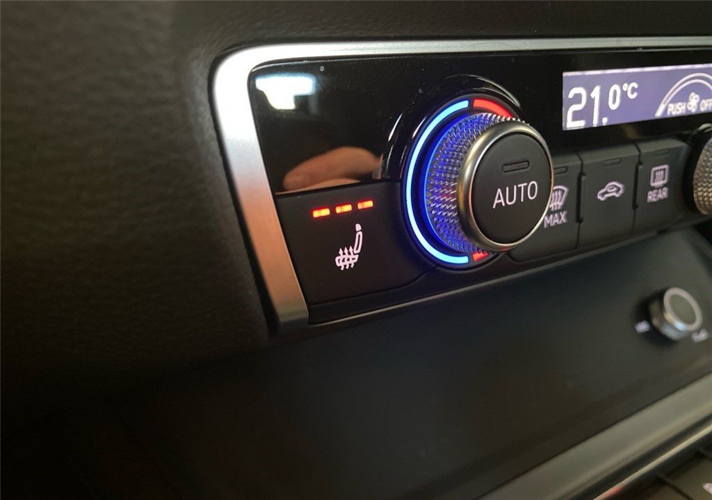 AUDI Q3 45 TFSIE 245 CH S TRONIC 6